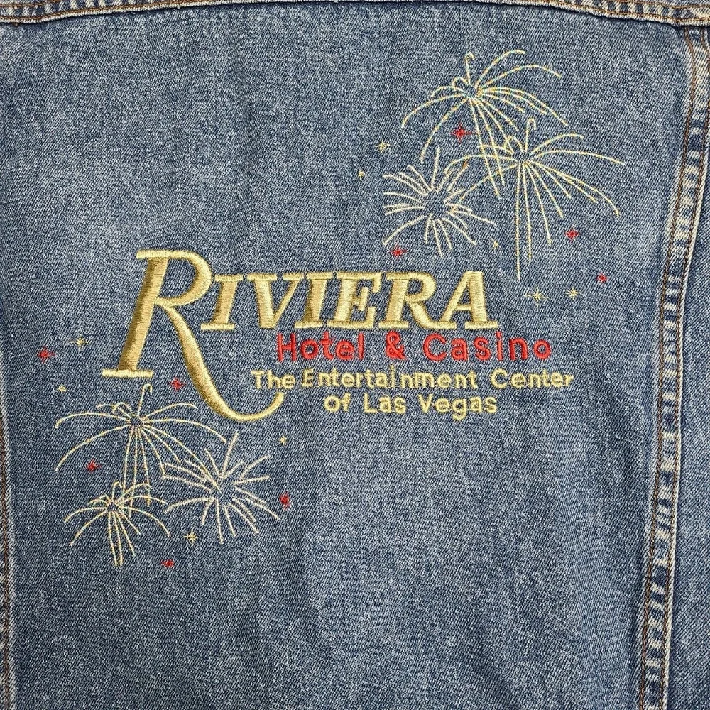 Riviera Hotel missing right